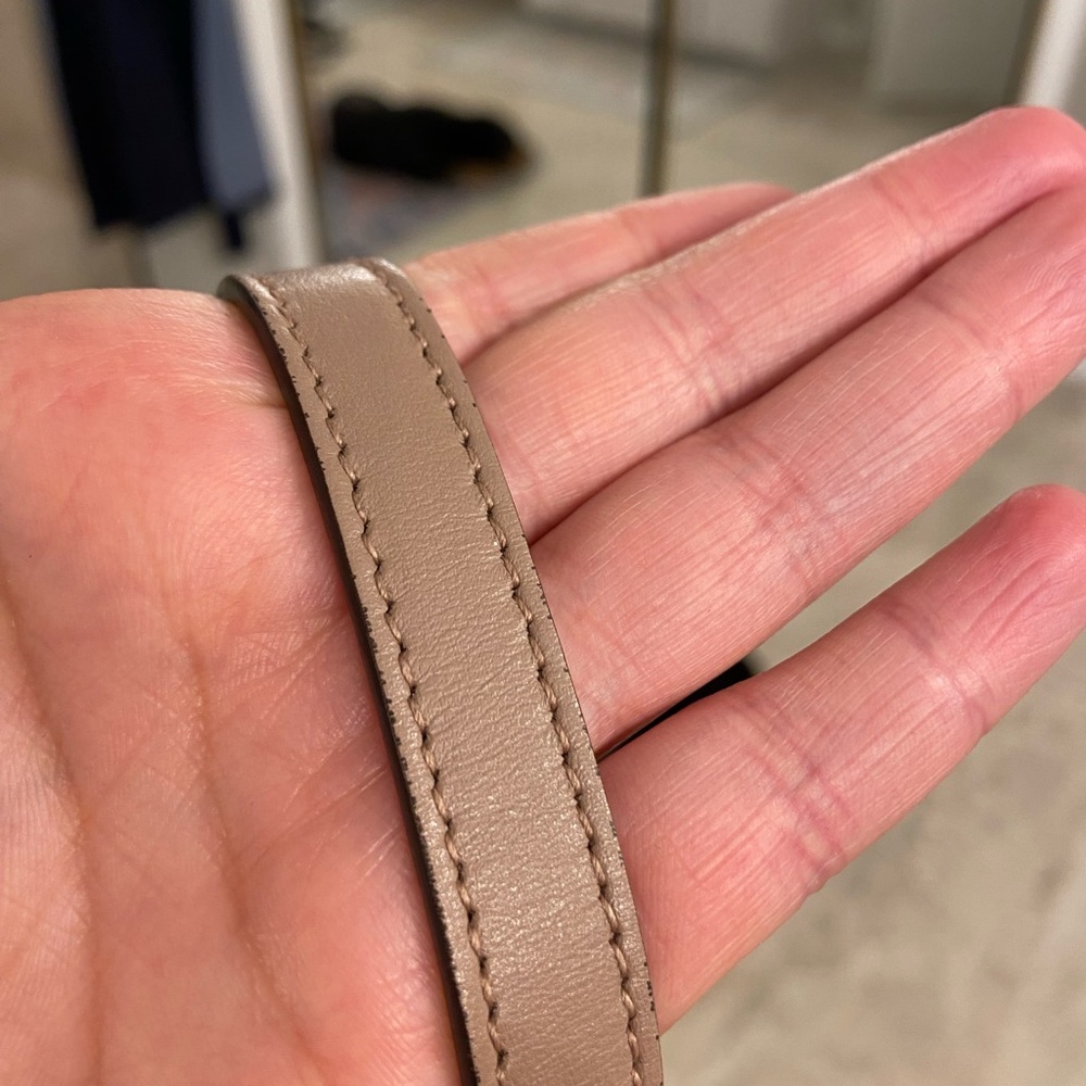Gucci Marmont Camera Bag - Picture 8 of 16